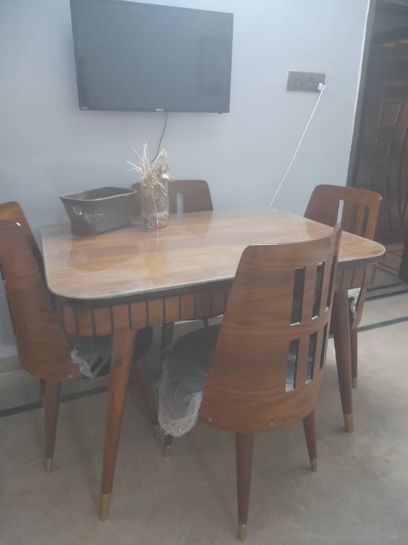 dining table with chairs 1
