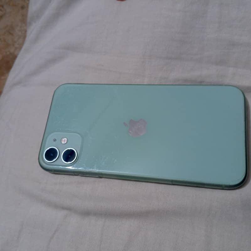 Apple iPhone 11 4