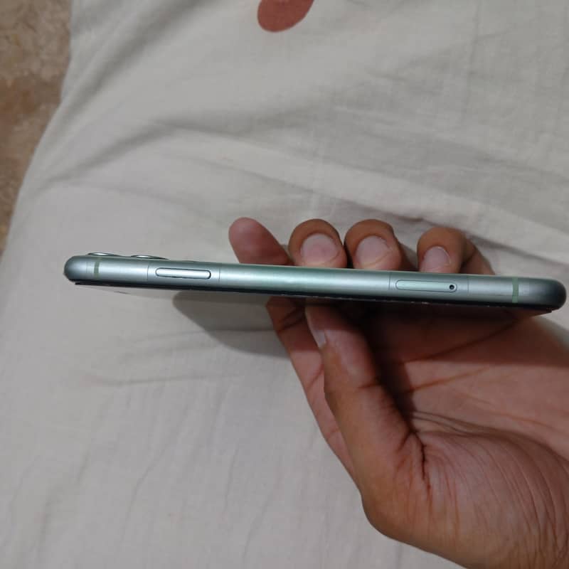 Apple iPhone 11 5