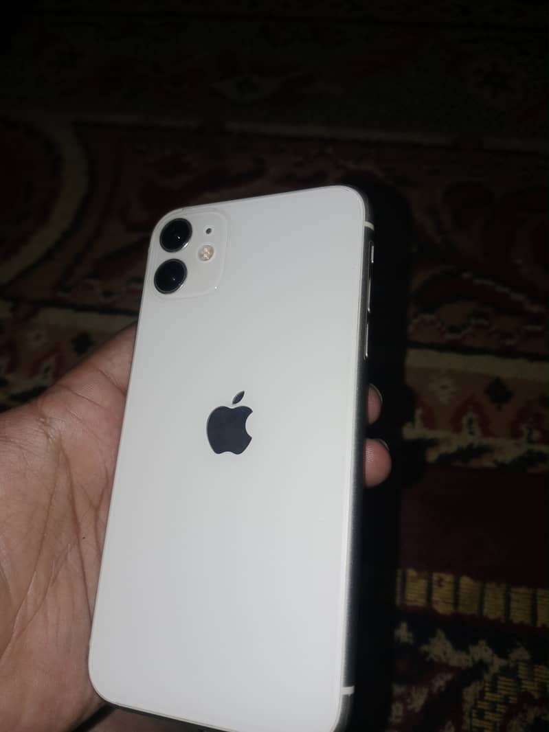 Apple iPhone 11 3
