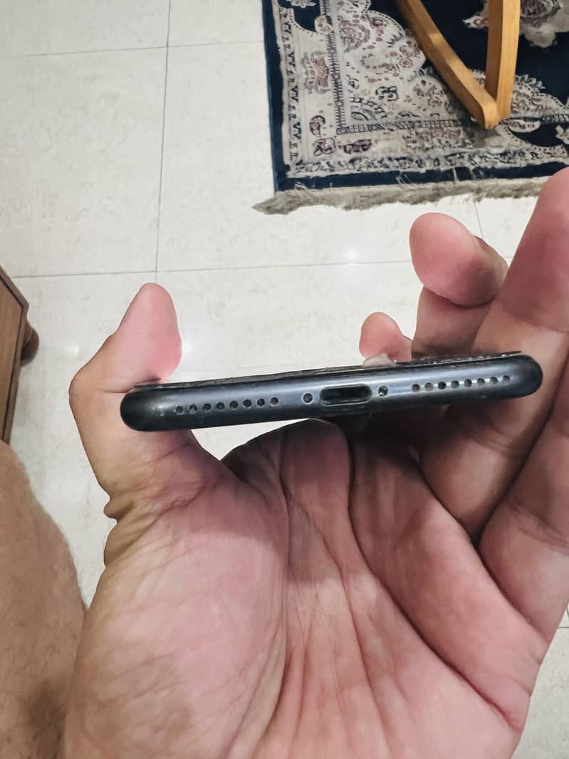 Apple iPhone 8 Plus 3