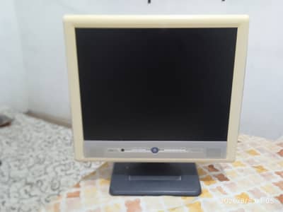 Copbter lcd 15 inch with multimedia.