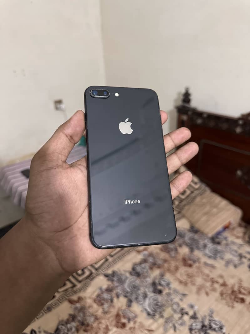 Apple iPhone 8 Plus 2