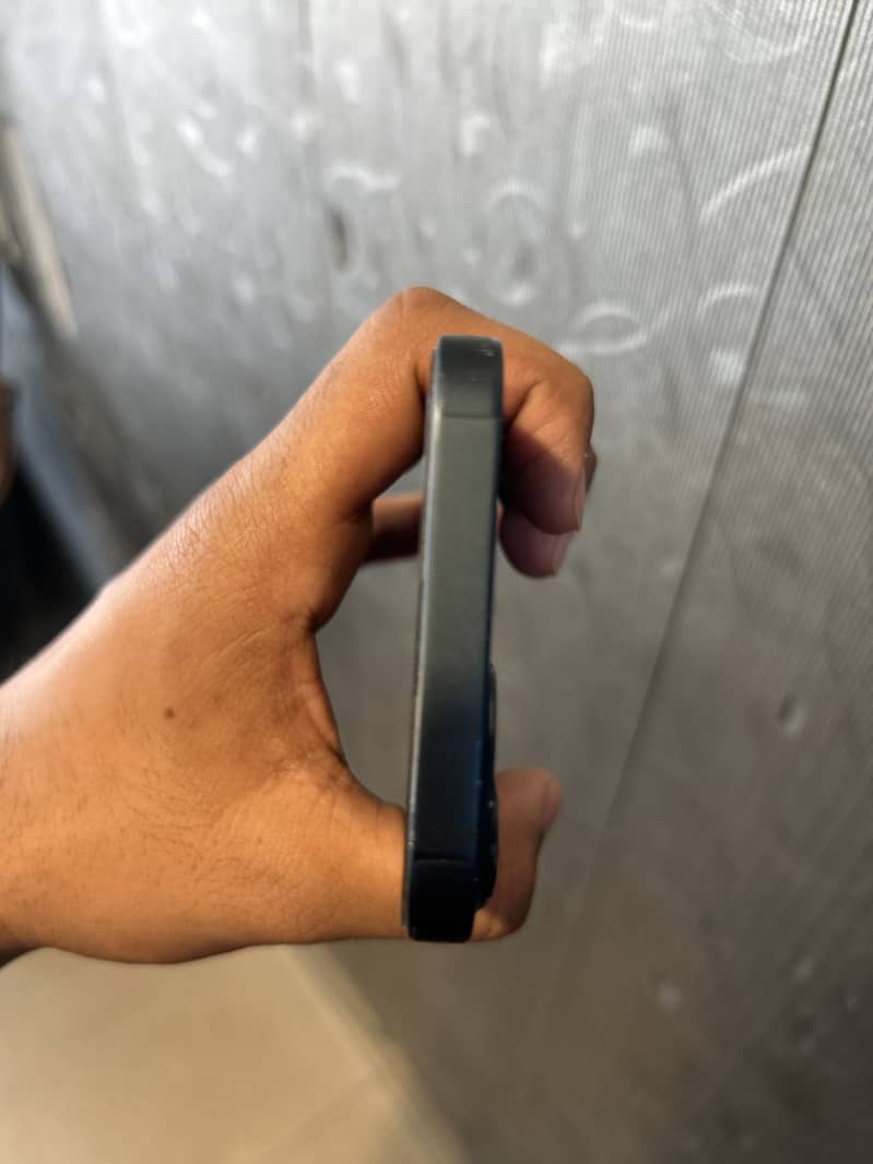 Apple iPhone 13 6