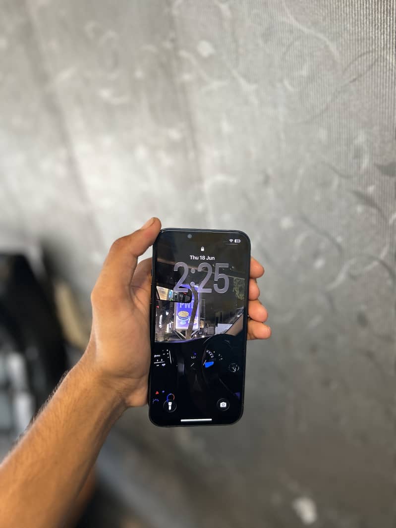 Apple iPhone 13 9
