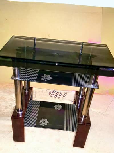 Multi-Purpose Glass Console Table / TV Stand / Sise Rack in Excellent