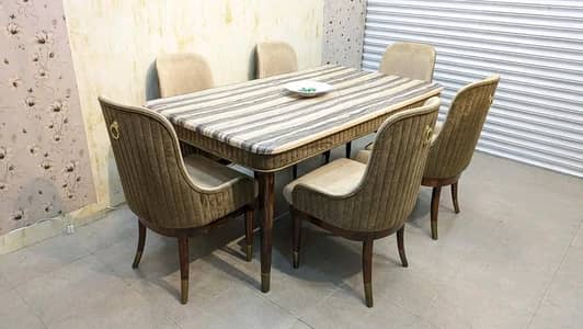 Dining table with 6x chairs