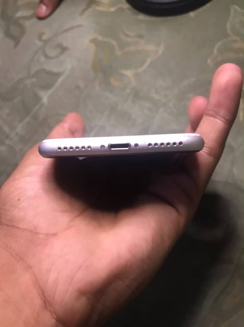 Apple iPhone SE 3