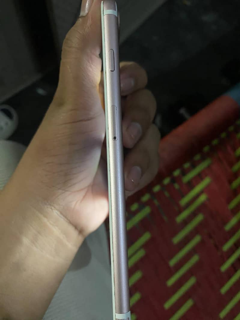 Apple iPhone 7 Plus 3