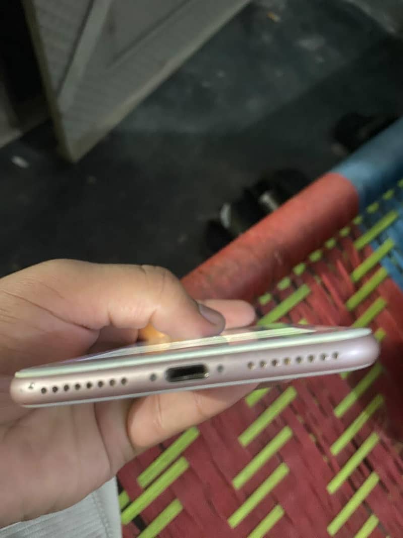 Apple iPhone 7 Plus 5