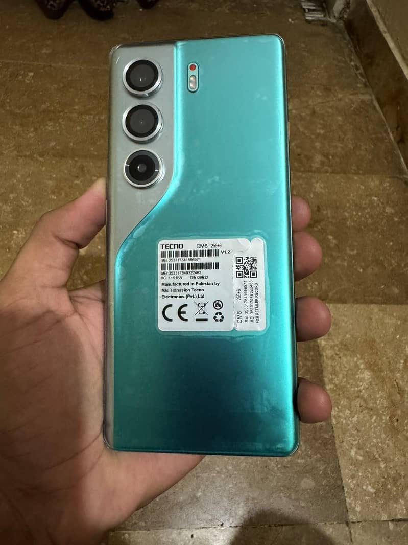 Tecno CAMON 40 Pro 1
