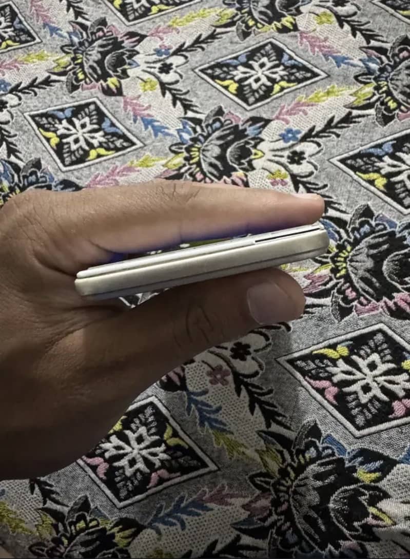 OPPO A57 1