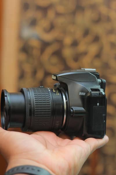 Nikon D3500 24.2MP DSLR Camera with 18-55mm VR DX Lens