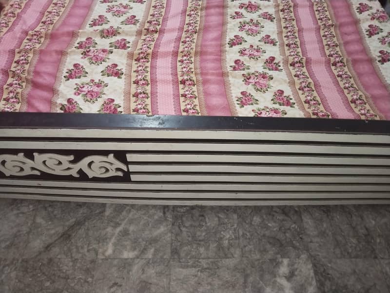 bed with sidetables 2