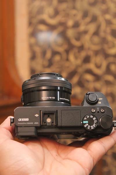 Sony A6500 With 16-50mm Lens | 2 Batteries