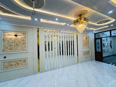 8MARLA BRAND NEW FIRST ENTRY HOUSE AVAILABLE FOR SALE IN MILITARY ACCOUNT SOCIETY COLLEGE ROAD LAHORE