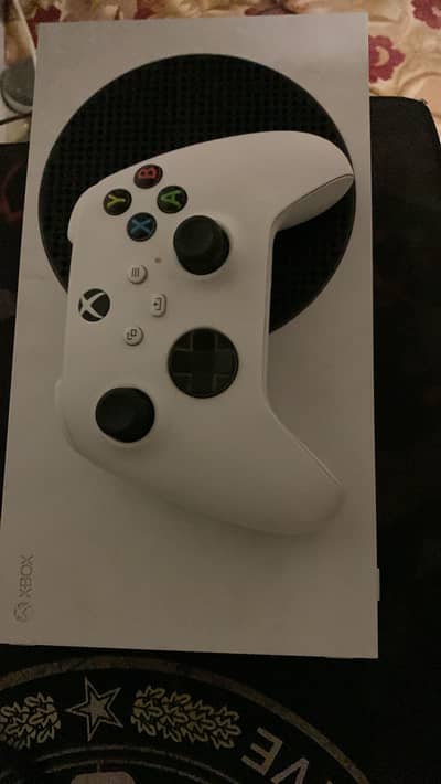 Xbox series S 512 GB with 1s controller best for GTA 6