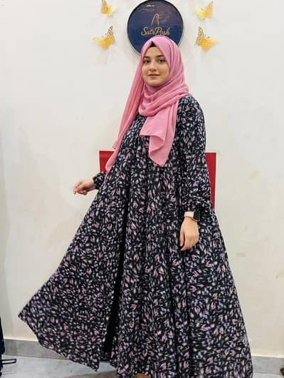 brand new ​most trending  big flair printed abayas