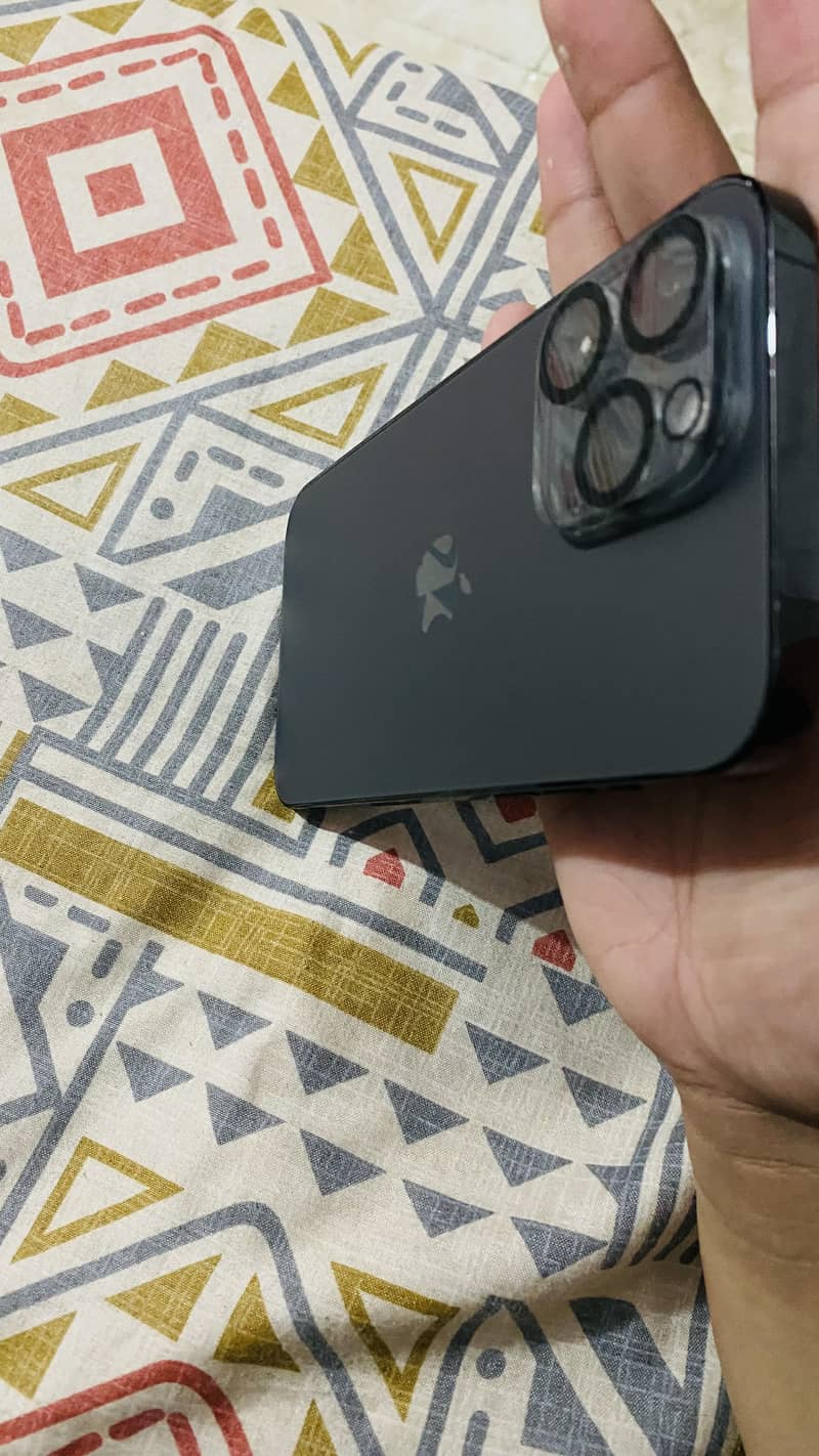 Apple iPhone 14 Pro Max 8