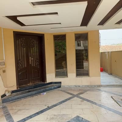 Rawalpindi Bahria Town Phase8 overseas sector 10marla House Available For Rent