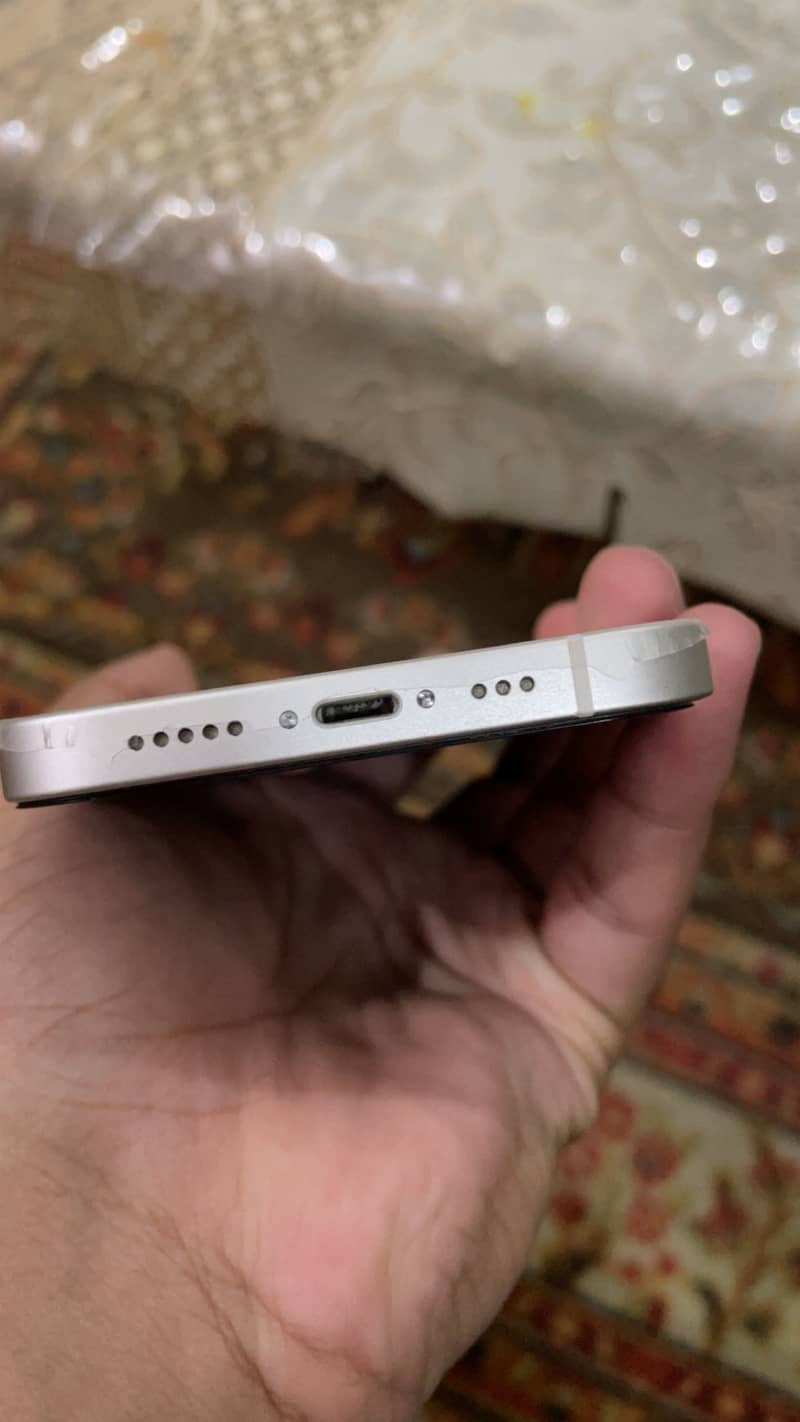 Apple iPhone 14 4