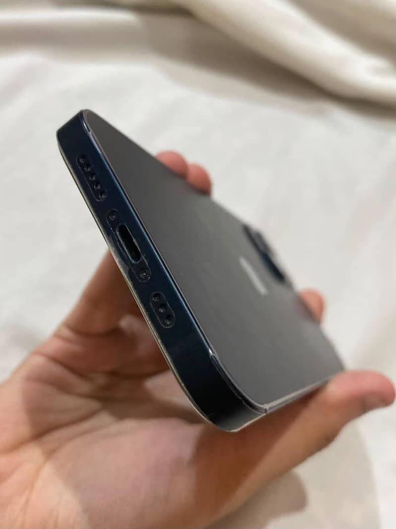 iPhone 13 1