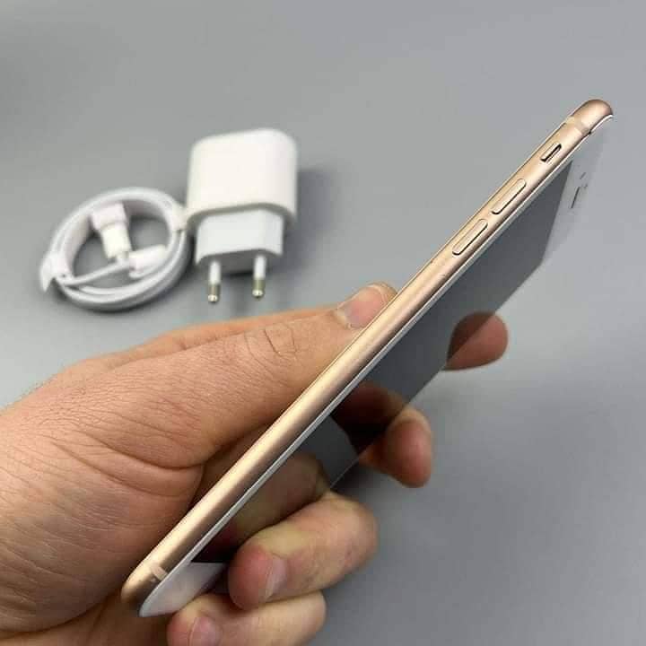 Apple iPhone 8 Plus 0