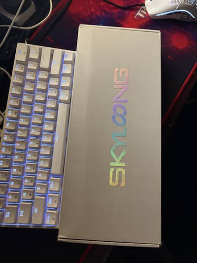 Gk61 Yellow switches 60% white keyboard