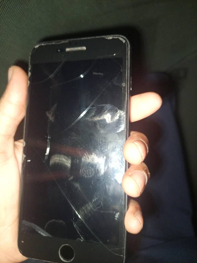 Apple iPhone 8 Plus 1