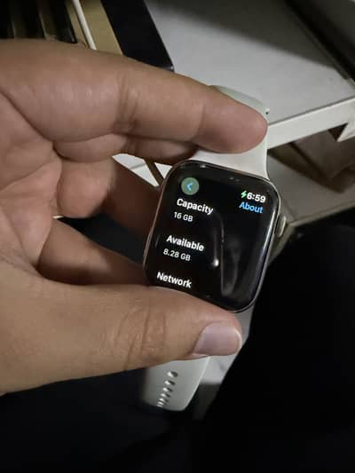 Apple Watch Series 4. Stainless Steel white Band. Original