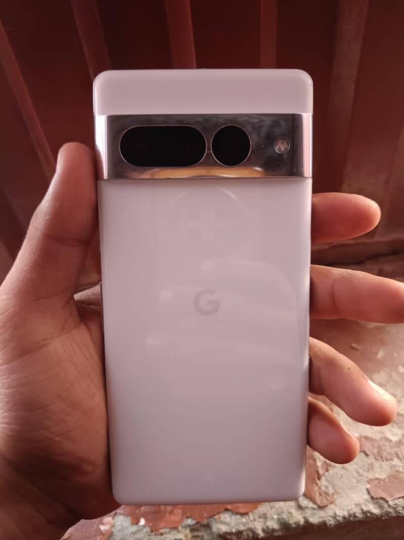 Google Pixel 7 Pro 9