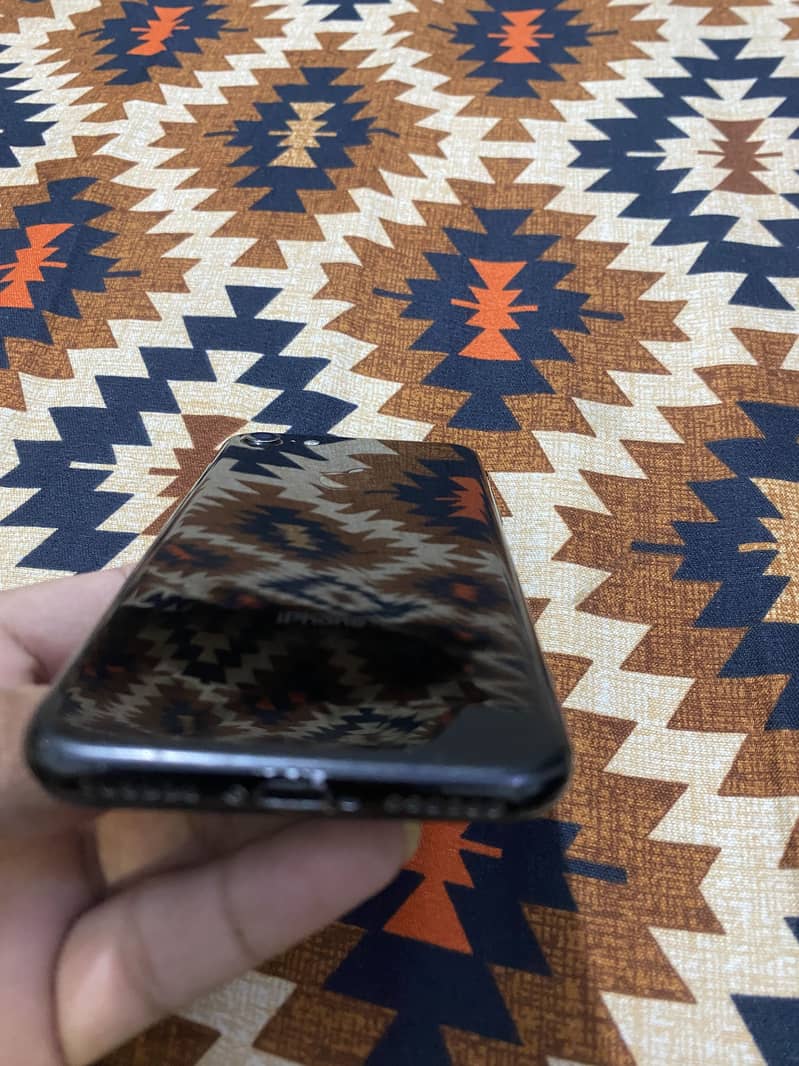 iPhone 7 3