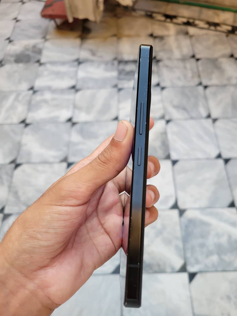 Sharp Aquos R7 4