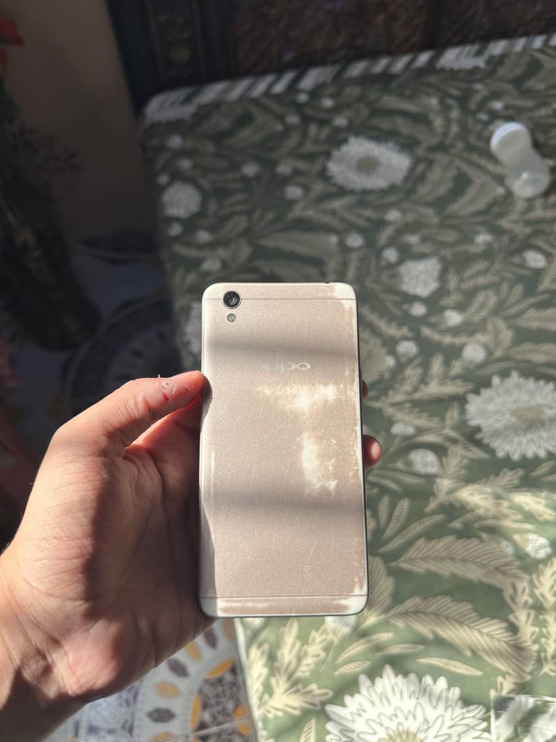 OPPO A37f 0