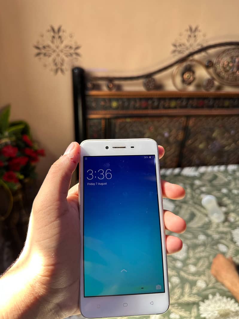 OPPO A37f 1