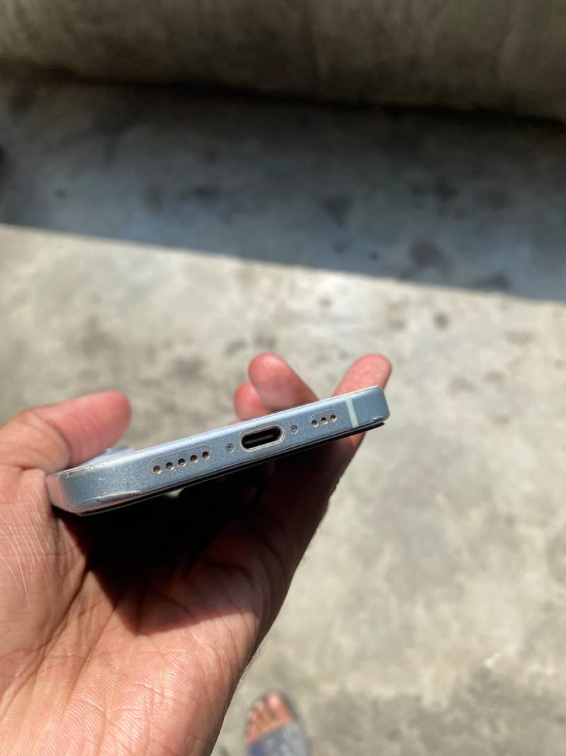 Apple iPhone 15 3