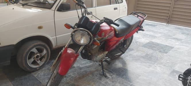 Yb125z both kam use hoi ha or bike fully rapped ha