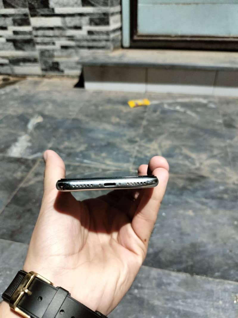 Apple iPhone X 3