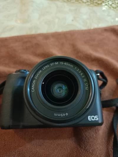 Cannon M50 Mark ll 10/10 condition with original bettry Cannon zoom l