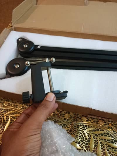 Boya Spring - loaded Suspension Arm Podcast mic stand Demand 15k Loca