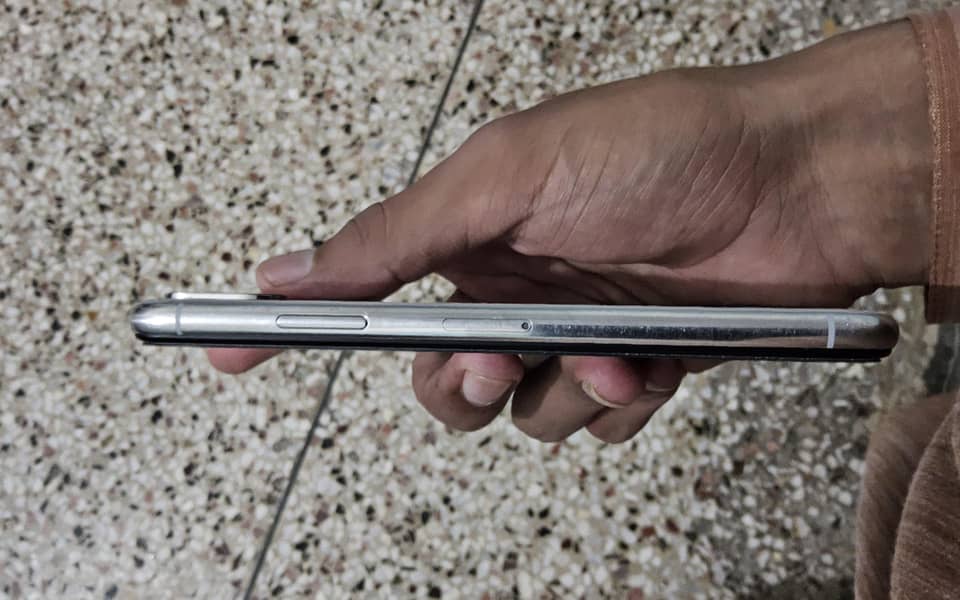 Apple iPhone X 3