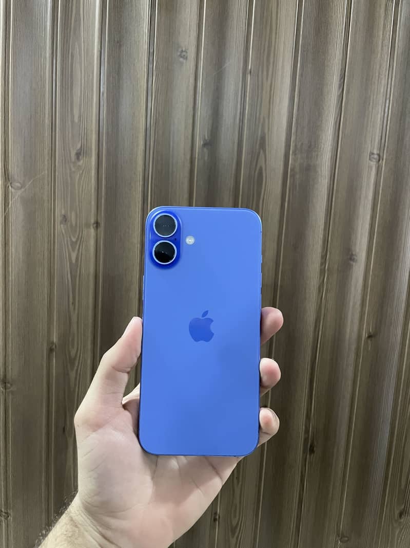 Apple iPhone 16 Plus 0