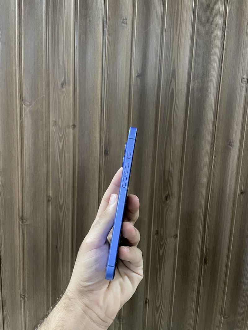 Apple iPhone 16 Plus 1