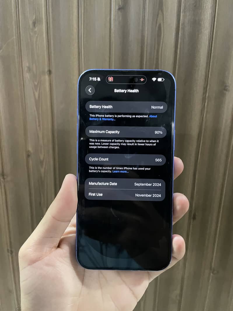 Apple iPhone 16 Plus 4