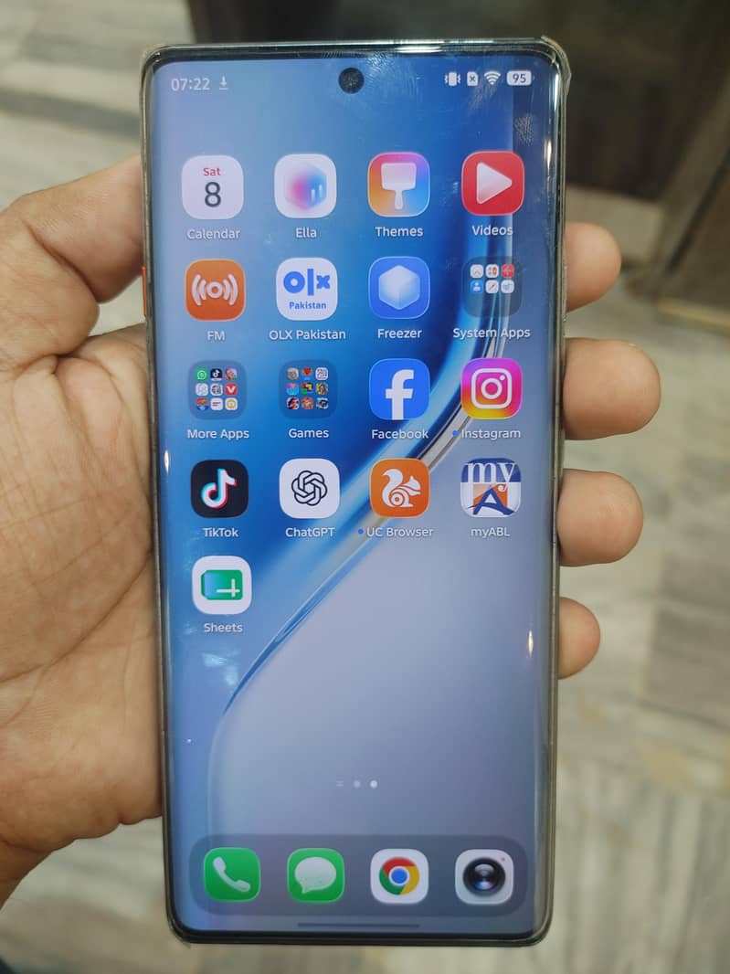 Tecno CAMON 40 Pro 1