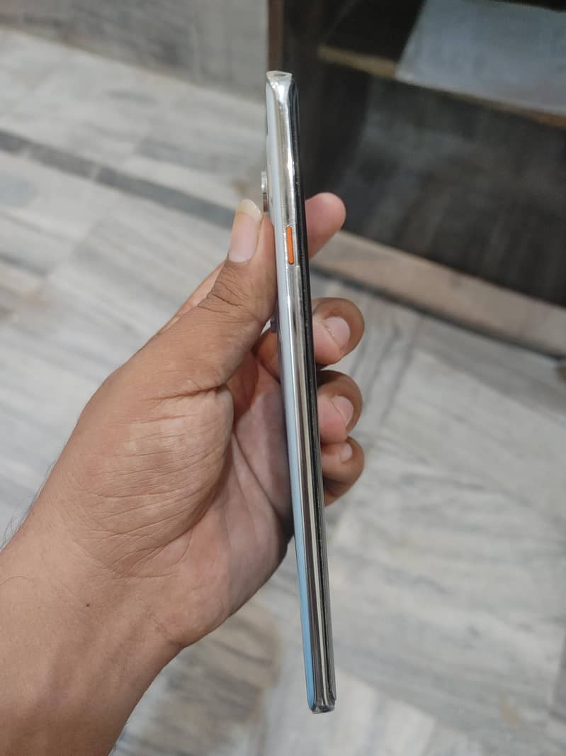Tecno CAMON 40 Pro 3