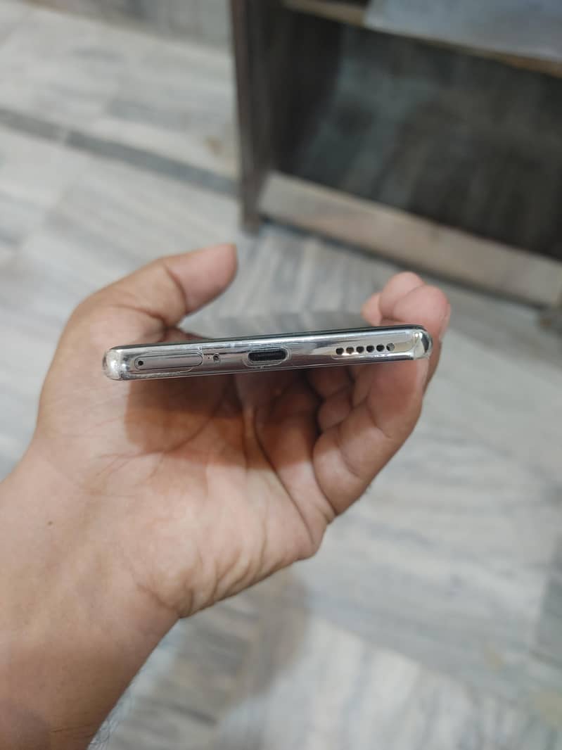 Tecno CAMON 40 Pro 4