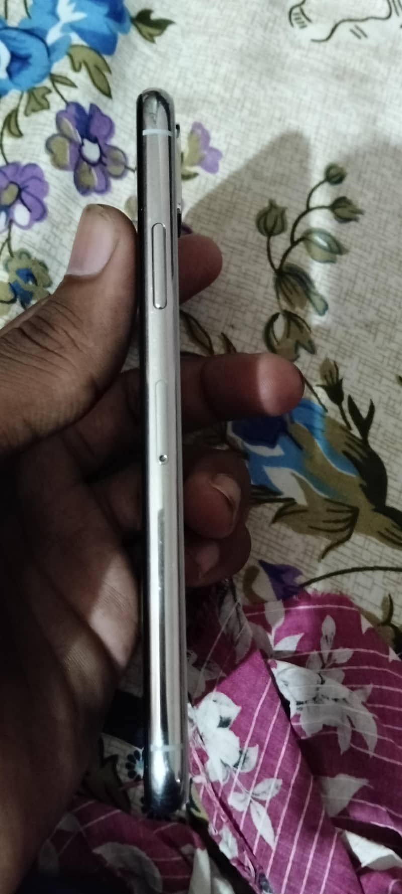 Apple iPhone X 1