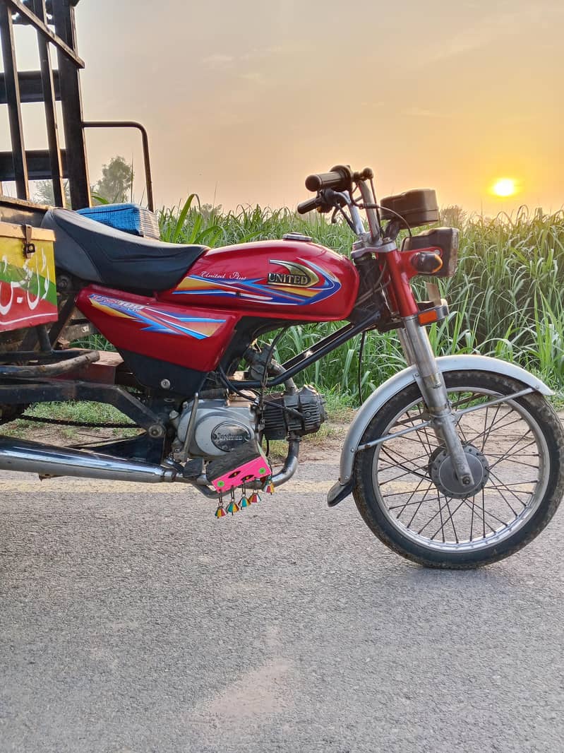 United 100 cc loader 1