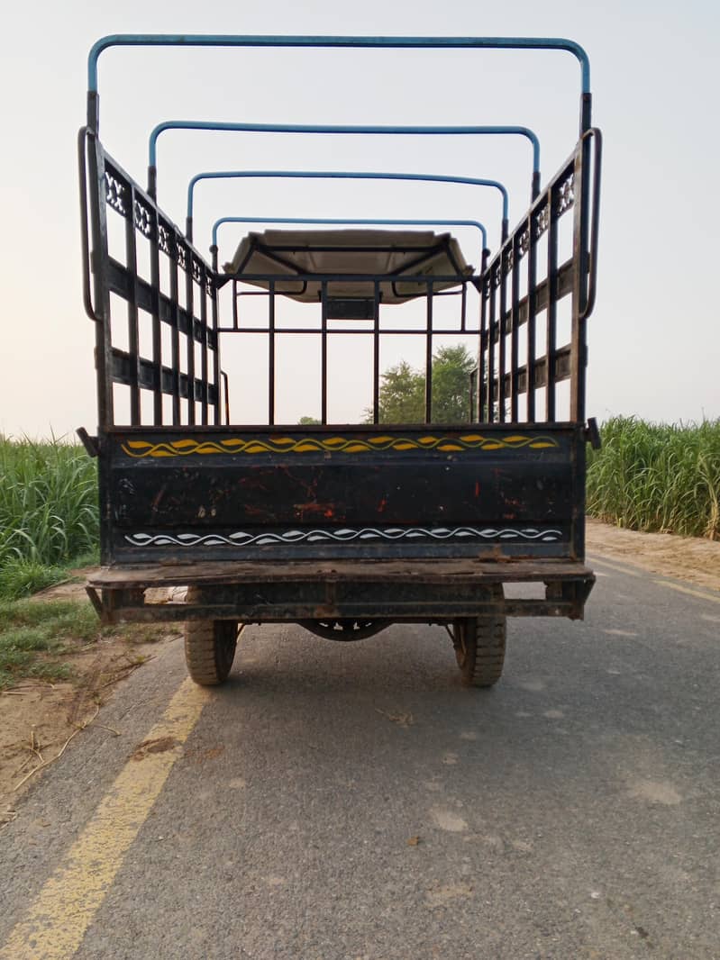 United 100 cc loader 3